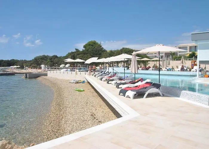 Sunset 아파트 돈제페트레케인